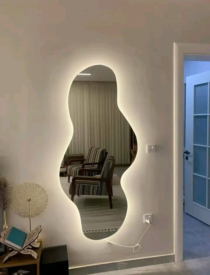 مرايات مضيئة